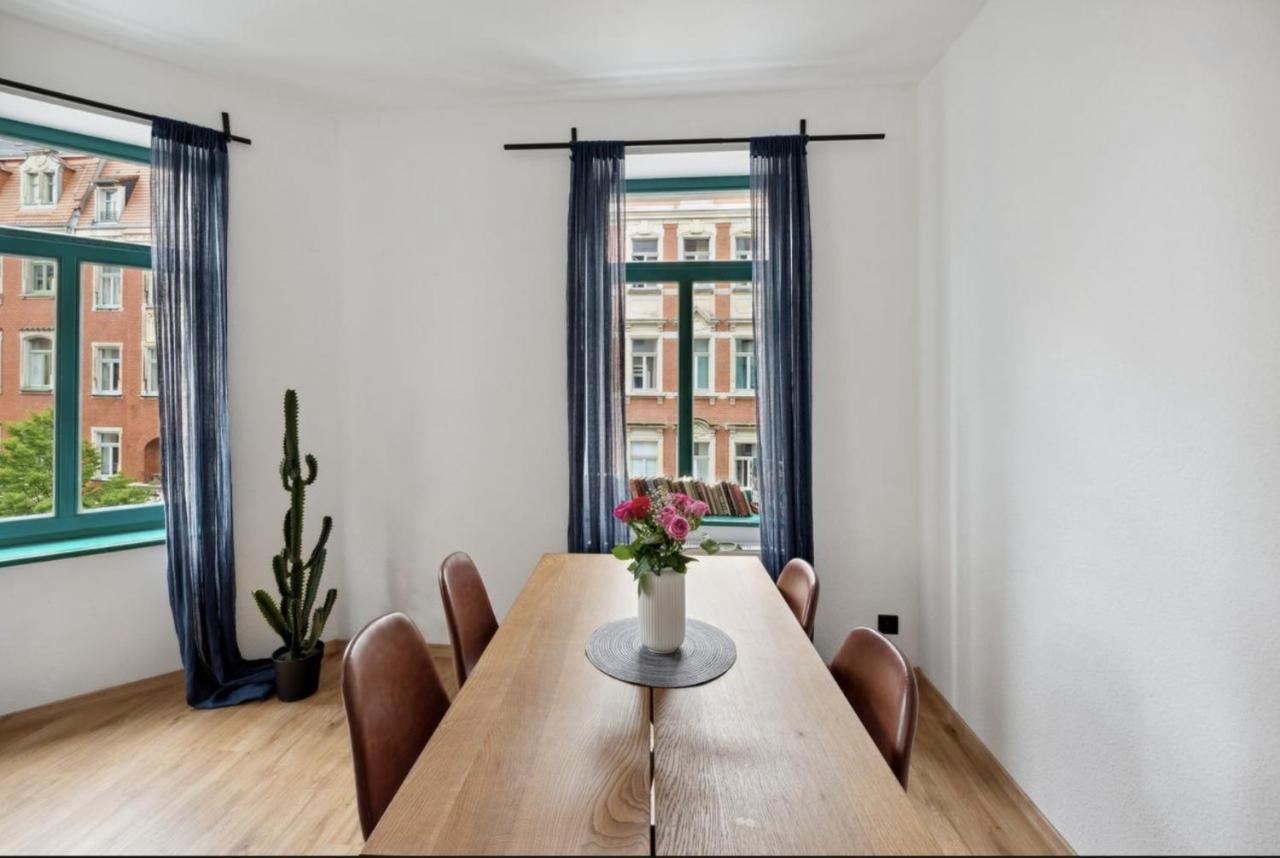 B Our Guest At New Vintage Chic Apartment Dresde Exterior foto